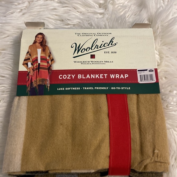 Woolrich Striped Blanket Wrap - Red, Tan, Black brand new - Picture 4 of 8